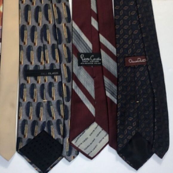 Lot of (3) Ties Christmas Pierre Cardin Oscar de la Renta - Picture 3 of 7